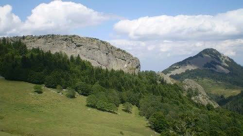 Rocher des Pradoux et suc de Sara - 07310 Borée